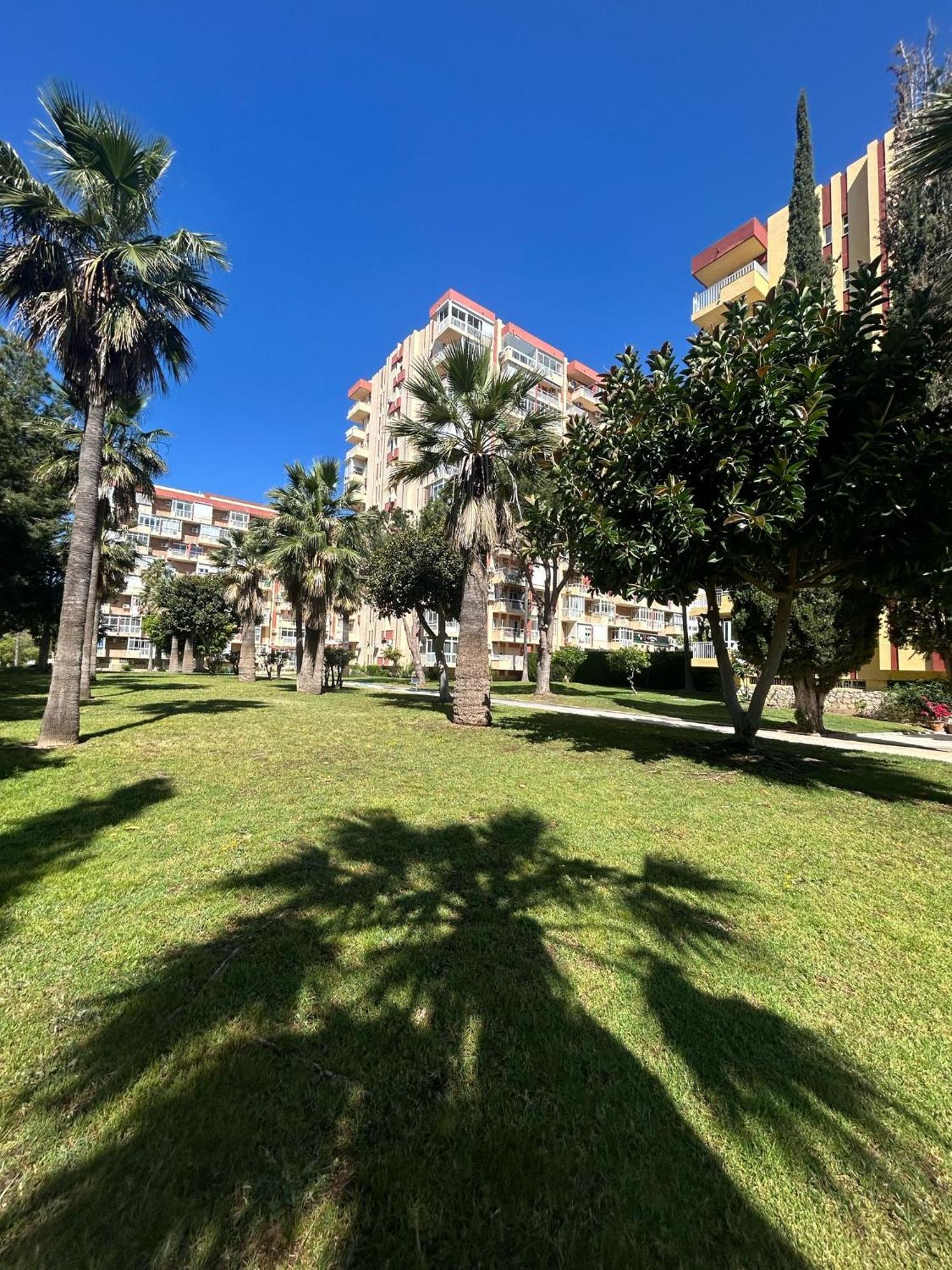 Apartment Niki студія нова, після ремонту Benalmadena